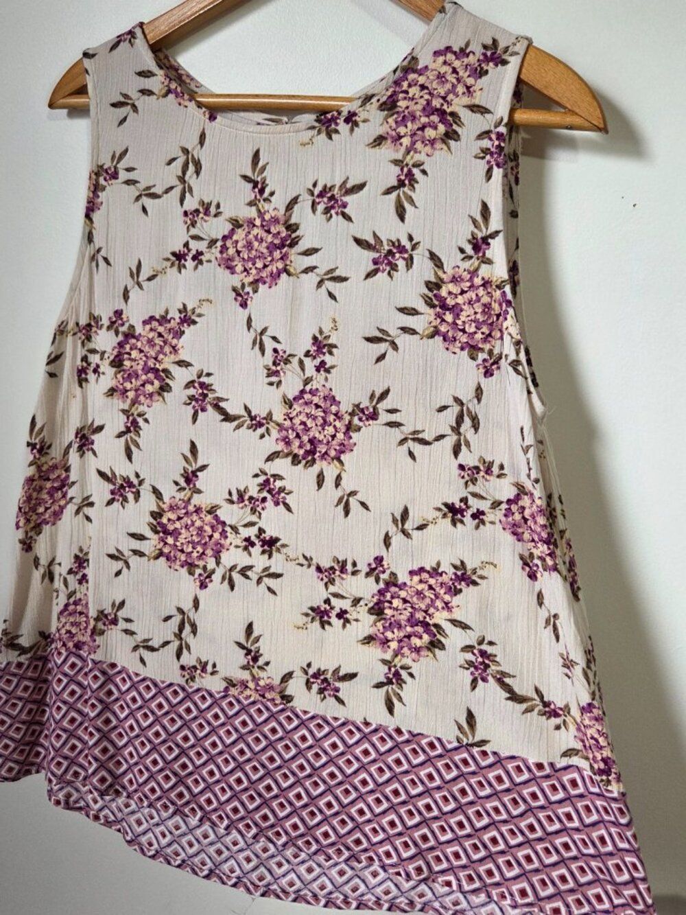 EUC STACCATO FLORAL TANK TOP SIZE SMALL